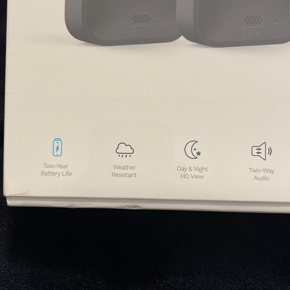 Blink Outdoor Wireless HD Outdoor 3-Camera Security System - Picture 3 of 5